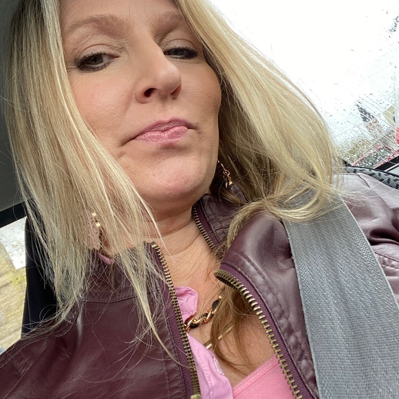 Meet your Posher, Tammy - Picture 1 of 1